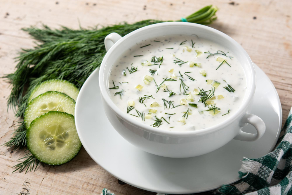 خواص و مضرات شوید 2 شوید روی غذا